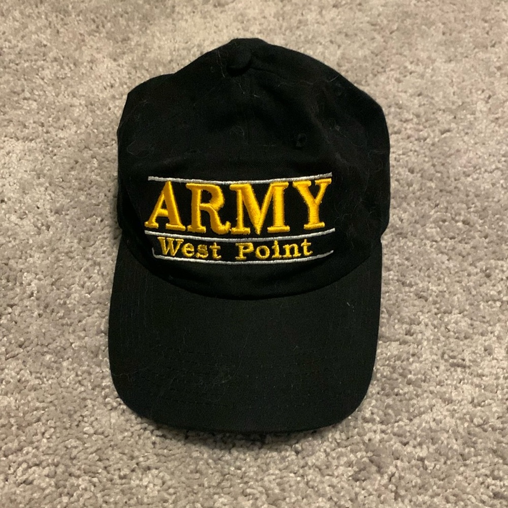 Army hat 💛🖤